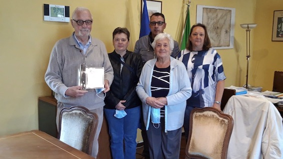  Soriso, dalla famiglia Ceccon una targa al dott. Cavagnino per l'attività della Dialisi di Borgomanero