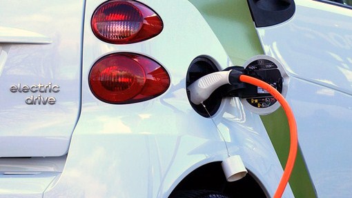 Pogno, avviso per l'installazione di colonnine per la ricarica di auto elettriche