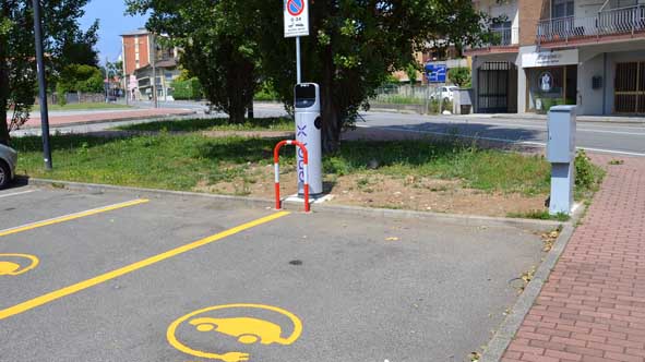 Borgomanero: regolamentazione della sosta negli stalli per la ricarica dei veicoli elettrici