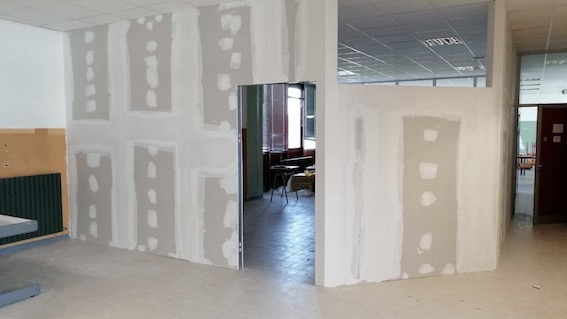 Lavori in corso al polo scolastico di via Moro a Borgomanero e al "Cavallini" di Lesa