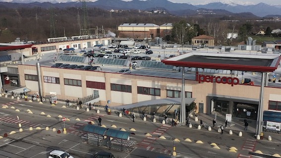 Sulla pagina Facebook Borgomanero24, alle 12, il video con il punto della situazione nei supermercati