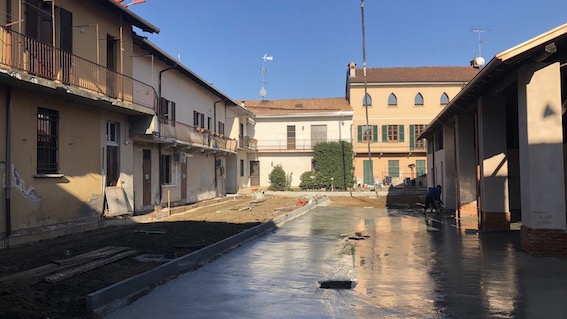 Barengo, procedono i lavori nella zona pedonale