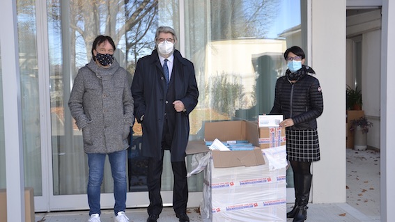 Borgomanero: donate mascherine al Ciss