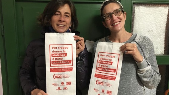 Iniziativa del Centro antiviolenza Area Nord Novarese: il 25 novembre sacchetti del pane con i numeri di emergenza