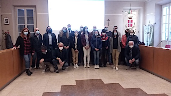 Borgomanero: borracce agli alunni delle scuole elementari e medie della città
