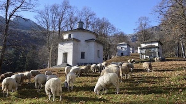 Ad Orta la presentazione della guida "Il Devoto Cammino dei Sacri Monti"