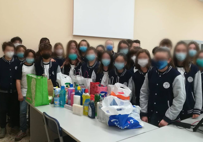Borgomanero, i ragazzi del "Rosmini" donano materiale a Casa piccolo Bartolomeo