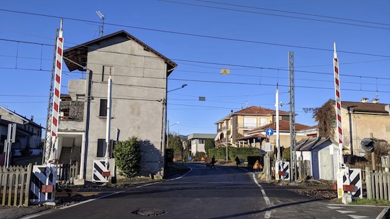 Il gruppo "Borgomanero in azione" interviene sulla soppressione dei passaggi a livello