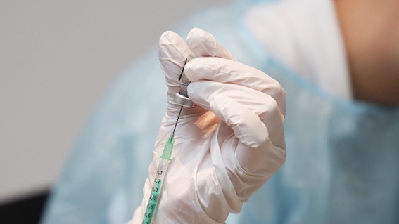 Sizzano, servizio di trasporto per anziani over80 per la vaccinazione