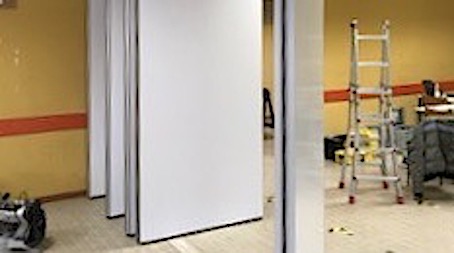 Borgomanero, realizzata parete mobile all'Istituto di via Moro