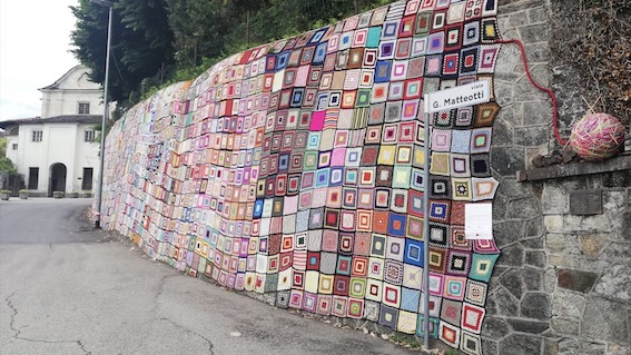 Ameno, inaugurate le installazioni del progetto  “Coloriamo tutti  muri...perché Ameno ama i colori”. Foto