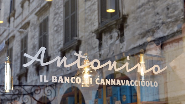 Orta San Giulio: apre il primo shop firmato Cannavacciuolo