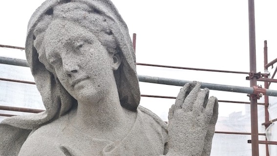 Borgomanero, verso la conclusione i lavori alla statua dell'Immacolata