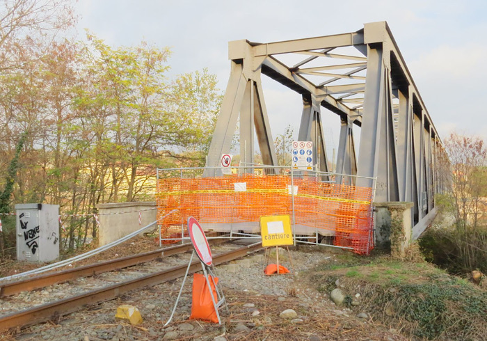 Comunicazioni stradali e ferroviarie fra Romagnano Sesia e Gattinara: dopo il crollo del ponte fondamentale ripristinare la Arona-Santhià