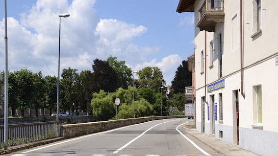 Borogmanero, da lunedì 2 agosto chiuso un tratto di viale Vittorio Veneto per asfaltature