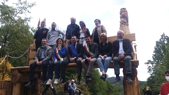 Adventure Park Lago d'Orta, inaugurati la maxi panchina ed il percorso sensoriale. Foto