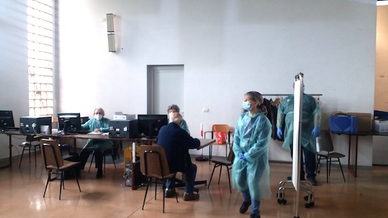 Borgomanero, prosegue la campagna vaccinale all'oratorio di Santa Croce