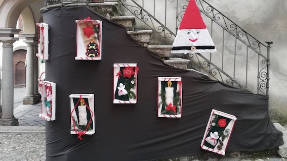 Ameno, successo per il mercatino di Natale. Foto