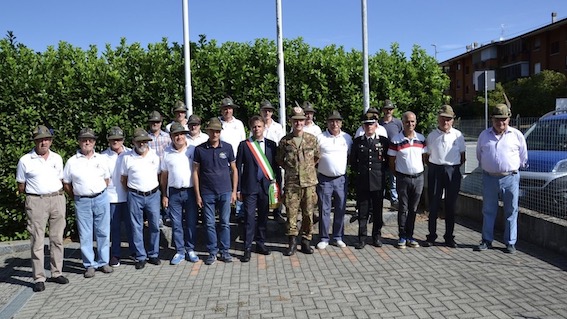 Visita del Generale Comandante della Brigata Alpina Taurinense agli Alpini di Borgomanero