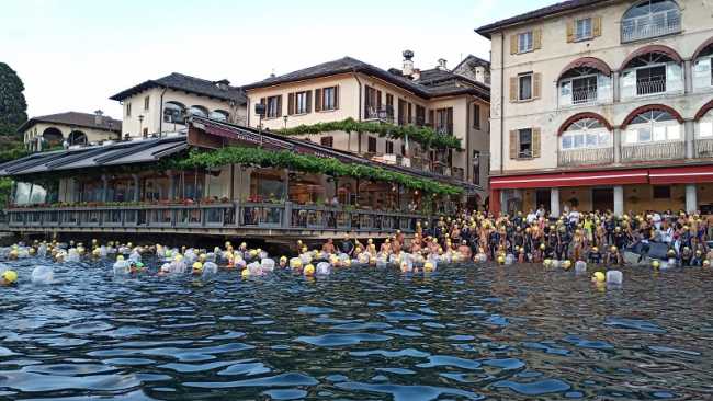 Orta San Giulio, il 12 agosto la "Nuotata sotto le stelle"