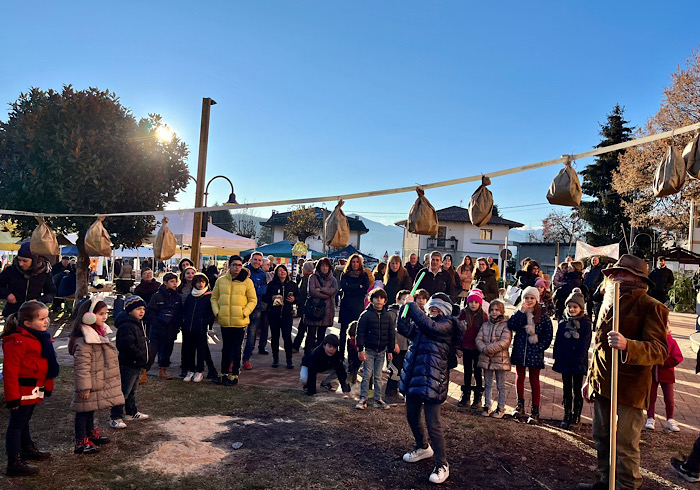 Armeno, grande affluenza al Villaggio di Pasin