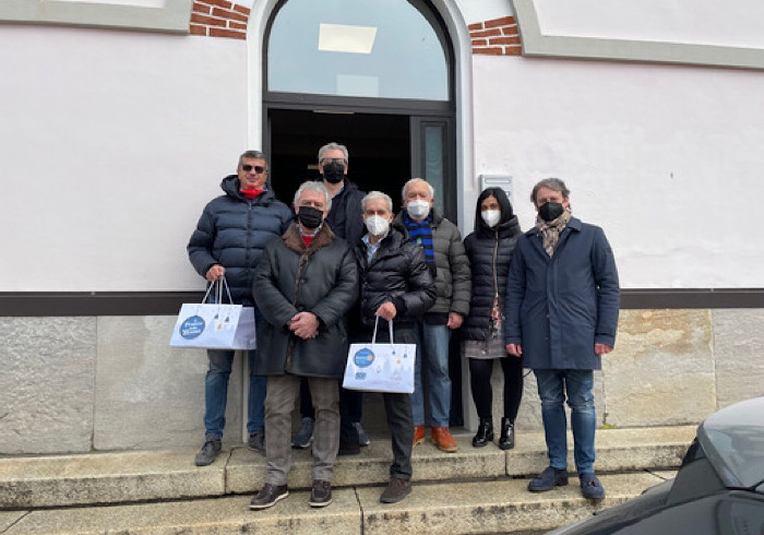 Il pasto della bontà: il Rotary di Orta ha consegnato 100 pasti alle famiglie meno fortunate