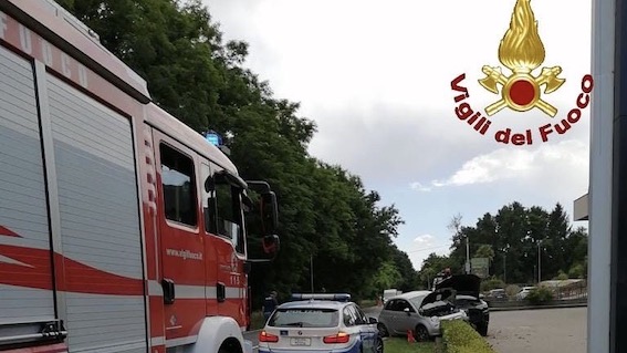 Fontaneto d'Agogna, incidente stradale: due auto coinvolte
