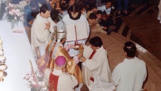 Gozzano festeggia i 42 anni dall'ordinazione di don Enzo Sala