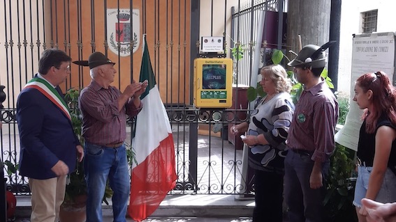 Sizzano, inaugurato nuovo defibrillatore