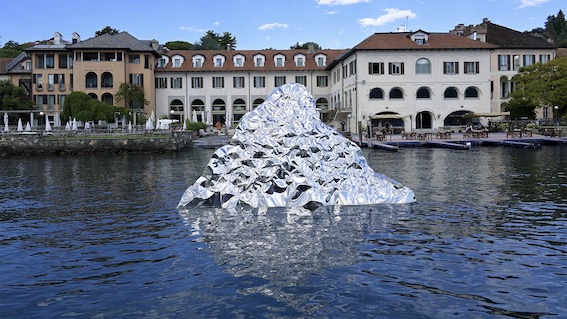 Lago d'Orta, al via la mostra diffusa "SOSHumanity"
