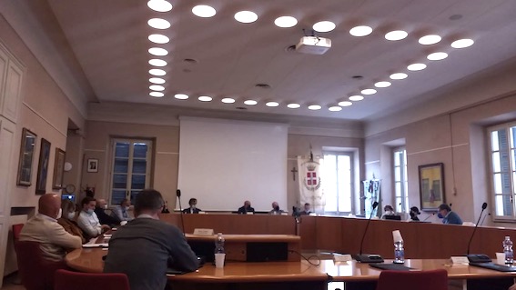Borgomanero, in consiglio comunale approvate le tariffe Tari
