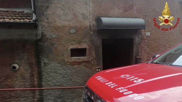 Orta San Giulio, incendio in abitazione: intervento dei vigili del fuoco