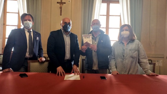 Borgomanero, protocollo Comune-Cai per la valorizzazione dei sentieri