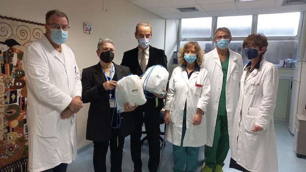 Borgomanero, dall'Avo uno zainetto per i pazienti fragili in emergenza