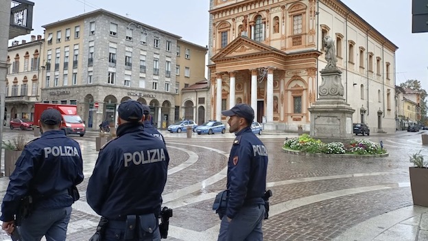 Controlli della Polizia in locali a Novara e Borgomanero con il Reparto Prevenzione Crimine di Torino