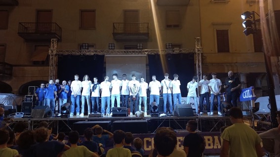 Borgomanero, basket in piazza: presentata la formazione del College