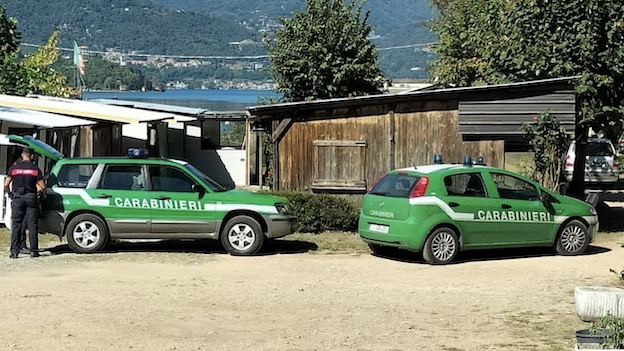 Lago d'Orta, i Carabinieri Forestali sequestrano camping abusivo