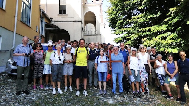 Festa patronale di Borgomanero, svolto il pellegrinaggio a piedi a Santa Cristina