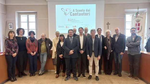 Borgomanero, progetto “A scuola dai cantautori”