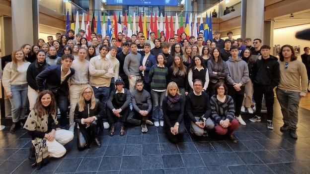Studenti borgomaneresi in vista alla sede di Strasburgo dell'Europarlamento