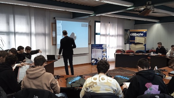 Studenti di Castelfranco Veneto in visita alla Cimberio