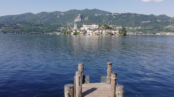 Una guida letteraria ai misteri dell'isola di San Giulio sarà presentata a Novara per i 30 anni di Interlinea