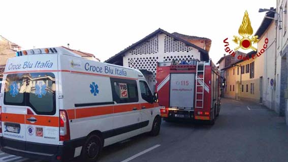 Briona, anziano morto in casa da giorni