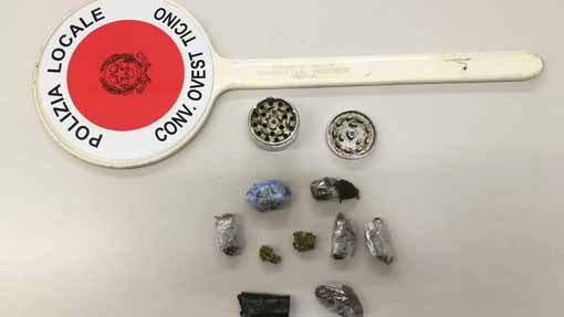 Trecate; la polizia locale sequestra nove dosi di marijuana