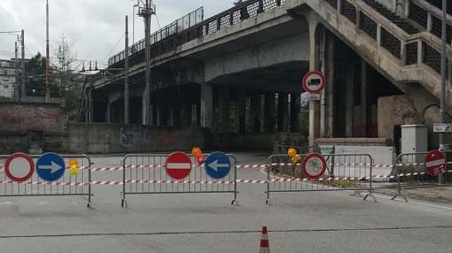 Da lunedì chiuso anche al transito pedonale il cavalcavia Porta Milano