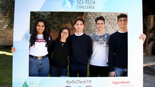 Studenti del Liceo Antonelli alla finale europea dello Sci-Tech Challange
