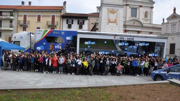 "Una vita da social": 400 gli studenti a Cameri
