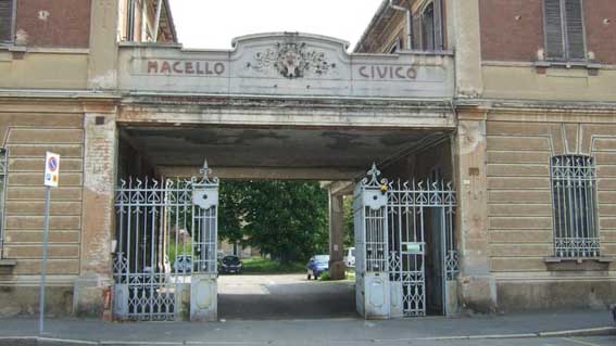 Novara, pronto il progetto per la rimozione dell'amianto all'ex Macello