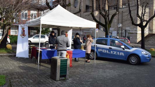 Punti informativi della Polizia di Stato per la Giornata internazionale contro la violenza sulle donne
