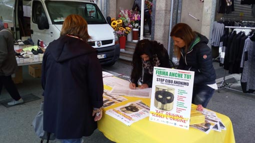 Coldiretti, prosegue la mobilitazione per la campagna "Stop cibo anonimo"